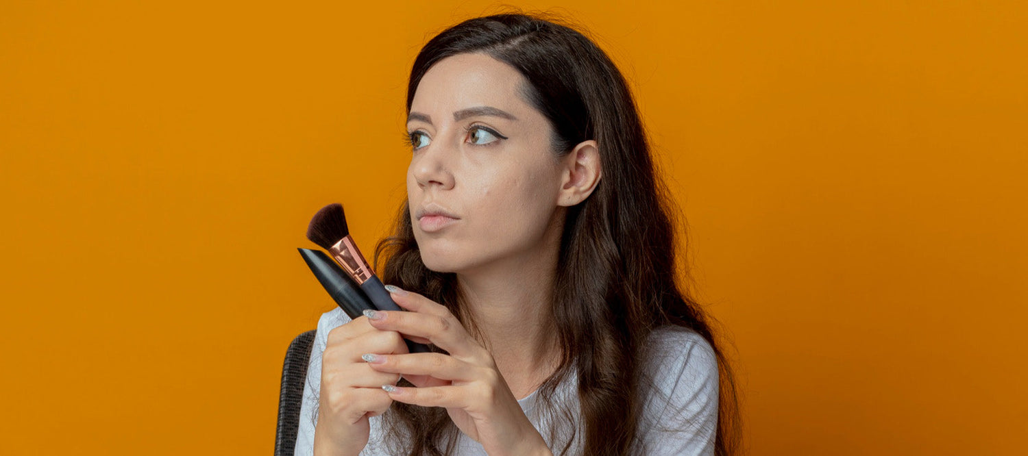 ¿Cómo reaplicar protector solar sin arruinar tu maquillaje?